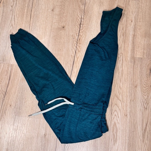 Vuori Women's Playsuit/Romper Sleeveless size Small - Picture 2 of 4